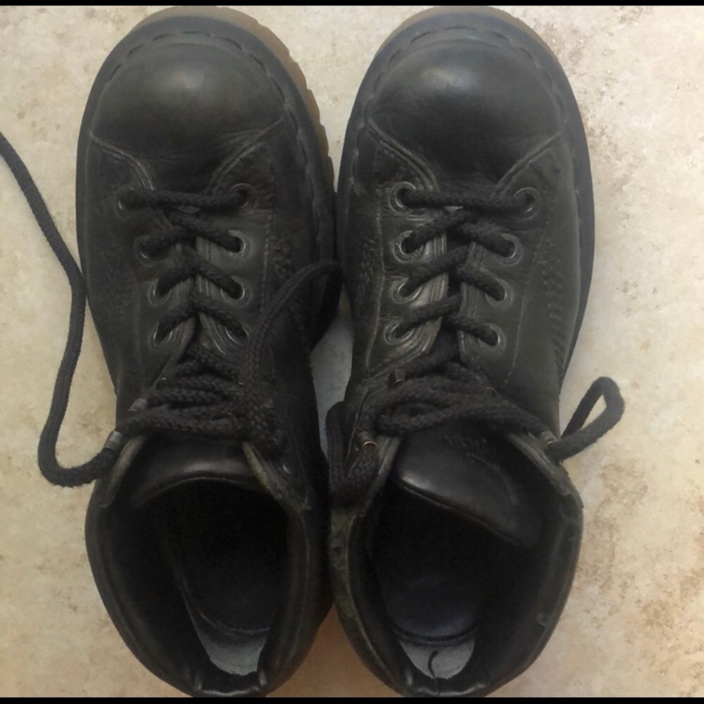 Black leather Dr martens Sz 8